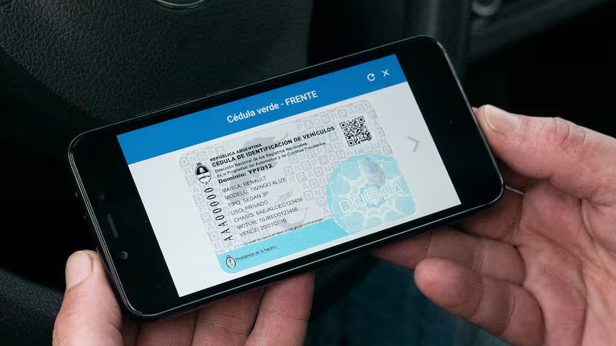 CUALQUIERA PUEDA MANEJAR TU AUTO 
Ya es oficial. No es necesario contar con #CédulaAzul, que dejará de emitirse, para conducir un vehículo ajeno. 
Sólo habrá que contar con la #CédulaVerde física o el titular puede pedir que sea visible en la app #MiArgentina de un tercero.