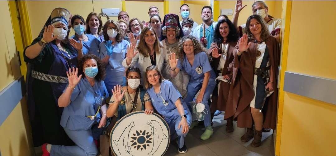 ags_nortedejaen's tweet photo. #DiaMundialNiñoHospitalizado🏥Recibimos la visita de participantes de las fiestas Ibero-Romanos de #Castulo, en la Unidad de Pediatría y Urgencias del H. U. San Agustín de #Linares.
👦 👧, familias y profesionales hemos disfrutado con vuestra visita!!🙌 https://t.co/F3HKzWqEOf