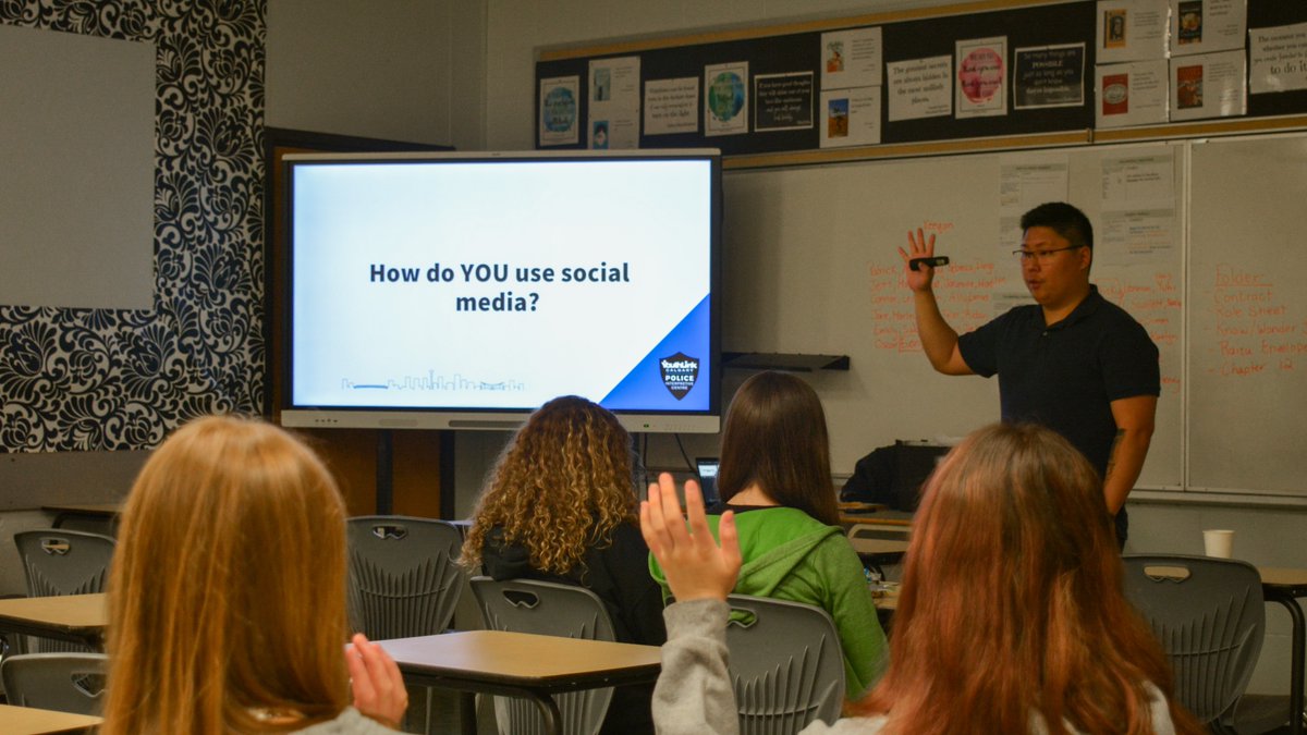 Last week our Outreach team was at John Ware School's Wellness Symposium to teach students about online safety and the risks associated with gang involvement. To book a Cyber Safety or Guns & Gangs presentation for a group you're involved in, please visit youthlinkcalgary.com