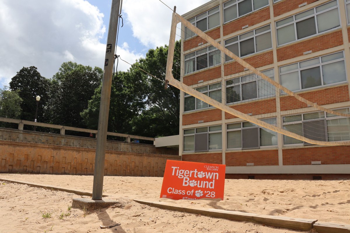 ClemsonHome's tweet photo. The class of 2028's future home! 🏠  We are so excited to meet you in the fall!

#ClemsonHome #ClemsonTigers #Clemson #ClassOf2028 https://t.co/HxapZyb2Vq