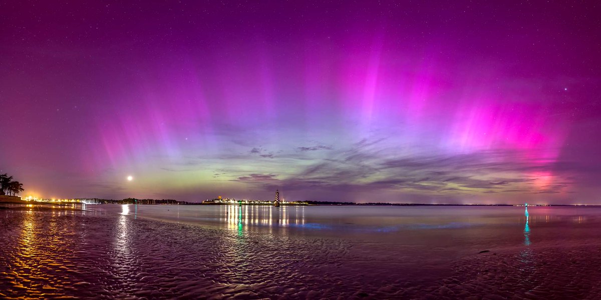 Sans doute l'une des plus belles photos des aurores boréales, par Laurent Laveder.
L'île Tudy dans le sud Finistère, et des algues bioluminescentes!!!