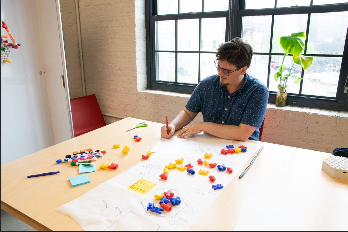 An industrial designer is making work fun with his 3D-printed building blocks buff.ly/3wCjGmX