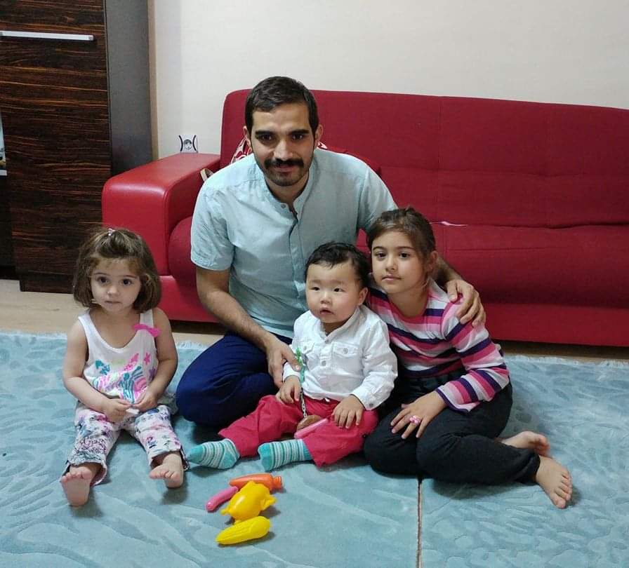 Allah'a mı inanıyorsunuz o zaman Allah'a biat edin. 

Haramzade, katil ve azmettirici abilerinize değil...

#SinanATESicinAdalet
   Sinan Ateş