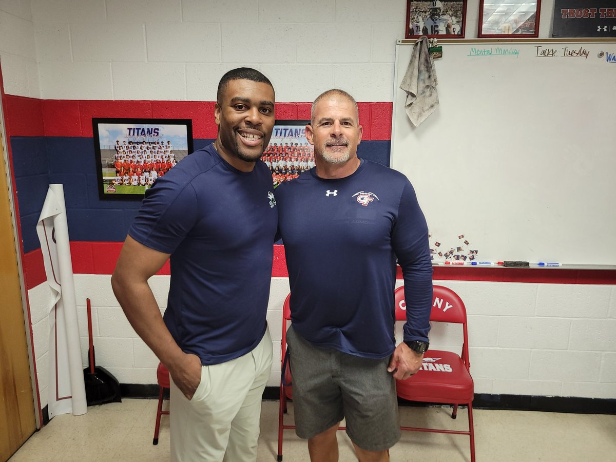 Like to thank @CoachMickens @NDFootball for making to trip to Colony HS to recruit our next level student-athletes. I appreciate you sharing your philosophy and vision at Notre Dame football. @CoachGomez91 @CoachImbach24 @CoachOKeefe @ColonyTitans_FB @coachleon92 @CoachTufunga