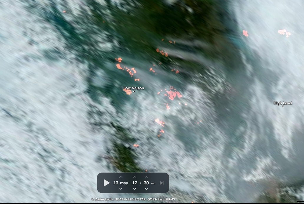 #BCWildfire #FortNelson Imagen del GOES hace una media hora + hotspots VIIRS: