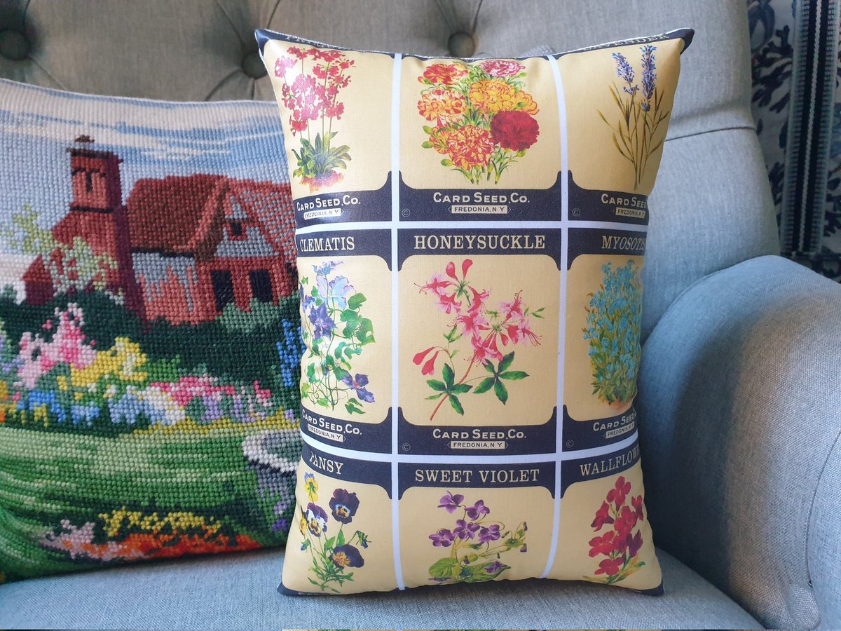 Evening #womaninbizhour This lovely vintage seed packet fabric cushion is a new addition to my Etsy shop. I also have bunting to match! #craftbizparty sarahbenning.etsy.com/listing/164478…