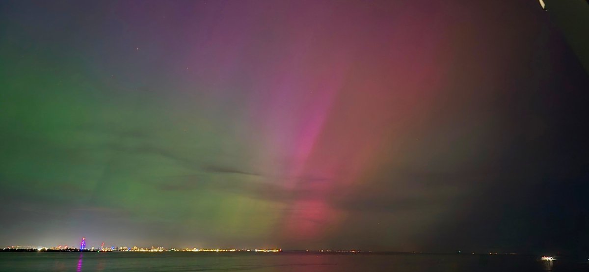 Captain Vincent managed to capture this stunning view of the Aurora from our Portsmouth – Fishbourne route. Were you lucky enough to see them? We’d love to see your photos! 📷👇
