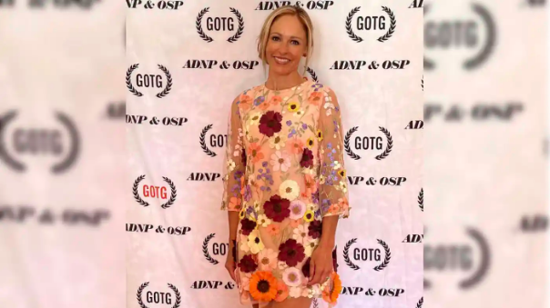 HLAA's tweet photo. #MondayMotivation - Actress & @HearStrong Champion Tiffany Storrs wears #CochlearImplants (CIs). Her first feature film, “Ghost of the Game,” is in production. Her mission is to increase #DeafRepresentation in the media.
Read @HearingTracker: https://t.co/ilggewlEc5 https://t.co/RCplw3EUX3