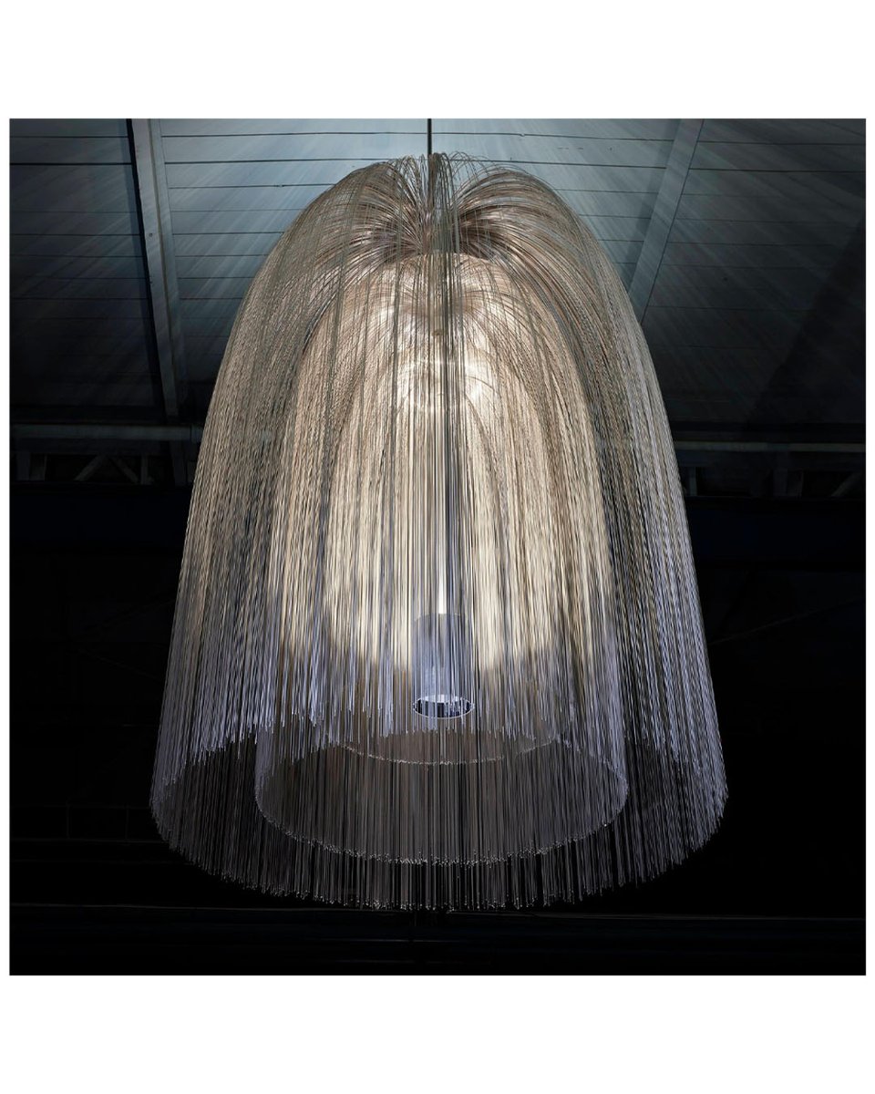 One of Harry Bertoia's most iconic creations was the Hanging Willow sculpture. This rare triple willow lampshade, commissioned for the Seattle First National Bank, comes to auction on May 16 : ow.ly/pqBV50RECnf 

#HarryBertoia #MidCenturyModern #MCM