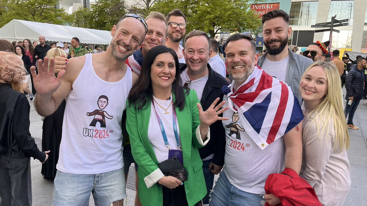 TubaMathlete's tweet image. Thanks @BBCMaryam for letting us have a piccy with you on Saturday @Eurovision. You were gorgeous and it was lovely to meet you and chat X