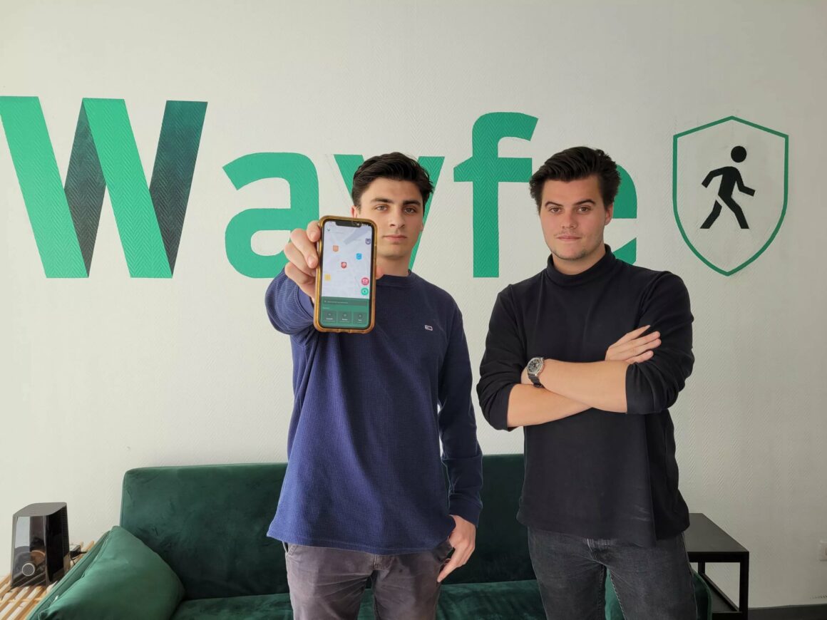 ⚠️🚨 Voici la France en 2024 :

🔴Wayfe est une application créée par deux jeunes Nantais.
Elle fonctionne sur le principe de l'application Waze, qui permet de trouver le trajet le plus sécurisé dans la ville de Nantes (caméras de surveillance, utilisation d'algorithmes,