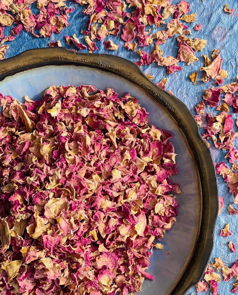 Dried Pink Rose Petals: floral, aromatic and super colourful. 🌸 They're just what you need for spring.

Shop our Dried Petals range: westlandsuk.co.uk/product-catego…

#DriedPetals #DriedFlowers #EdibleFlowers