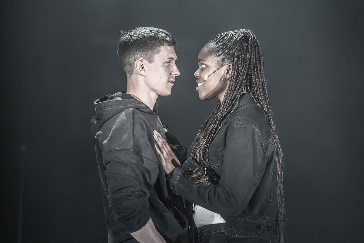 Romeo and Juliet with Tom Holland and Francesca Amewudah-Rivers – first look photos whatsonstage.com/news/romeo-and…