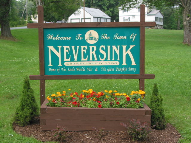 MAJ_Madden's tweet photo. Why does the town of #Neversink, #NewYork have so many stories about Floods?🤣
The town is actually 175ft below water level and was founded when the Neversink River flooded surrounding towns and forced people to flee their homes.
#MiM #TownNames https://t.co/2pooqTapb4