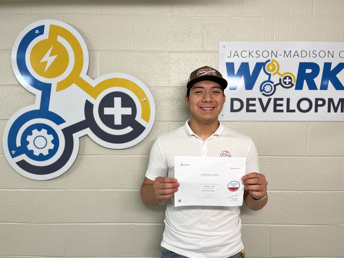 Congrats to Miguel Luis for being the first ever @JMCSchools student to receive the Certified @SOLIDWORKS Associate in Mechanical Design certification! #Mechatronics #Workforce #FutureReady