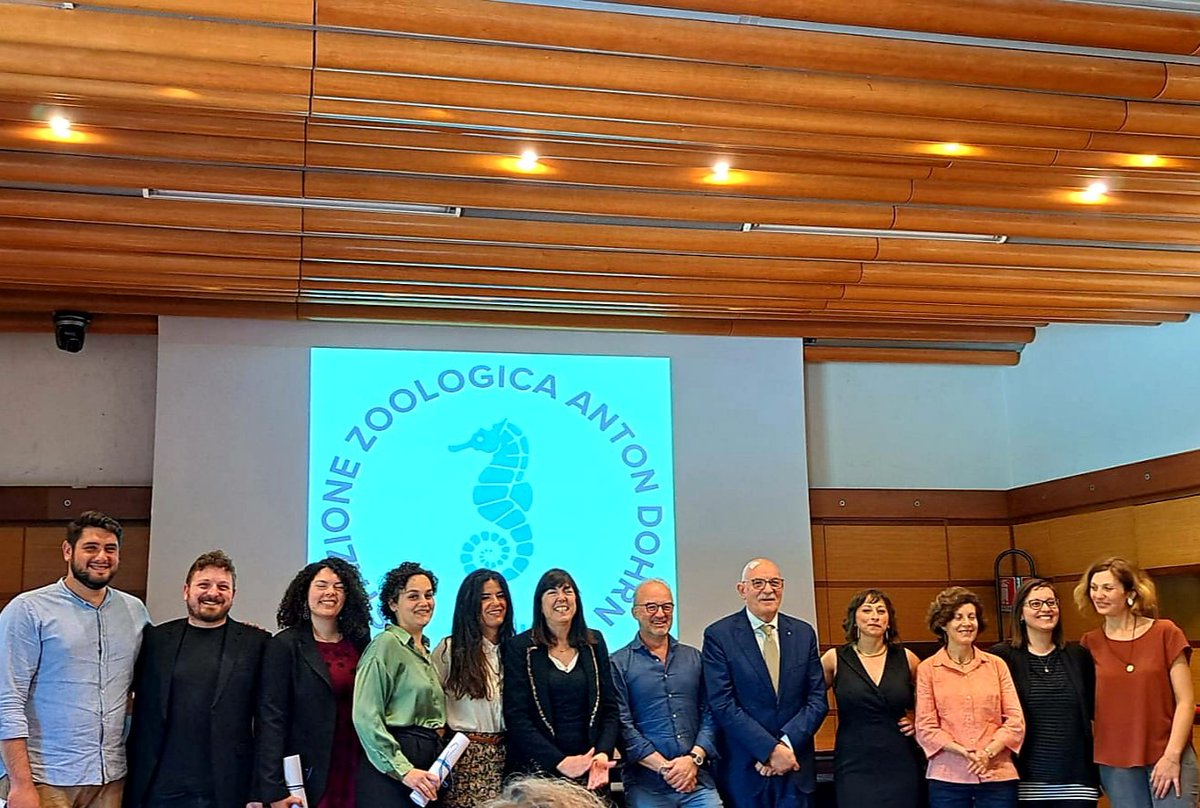 🤩Today we have had the second #Graduationday. 
We celebrate the PhD students that discussed their #thesis in 2023.
👩‍🔬🍀Good luck to all these wonderful new scientists!
#SZN #science #phdstudent #lectiomagistralis #stazionezoologica