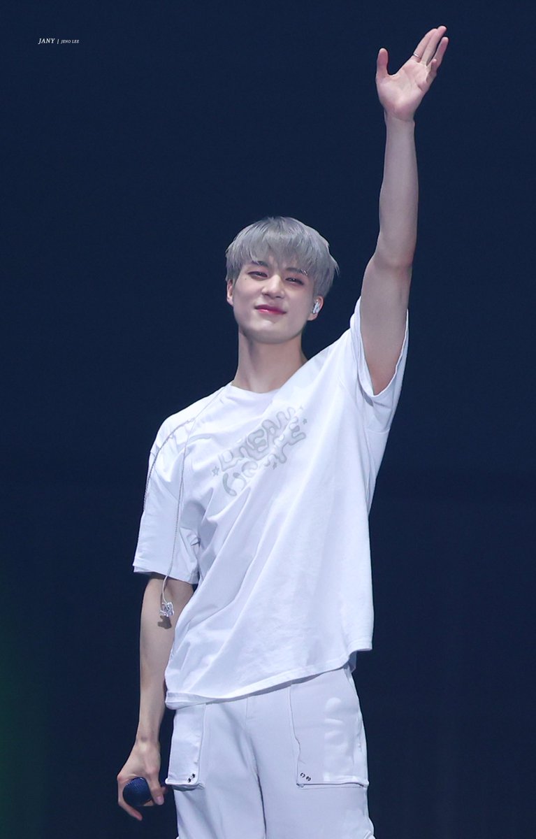 4jn23oo's tweet photo. 240512 #제노 #JENO 

아우웅 순둥이♡•͈ᴗ•͈♡ https://t.co/rYaL4y7q2Q