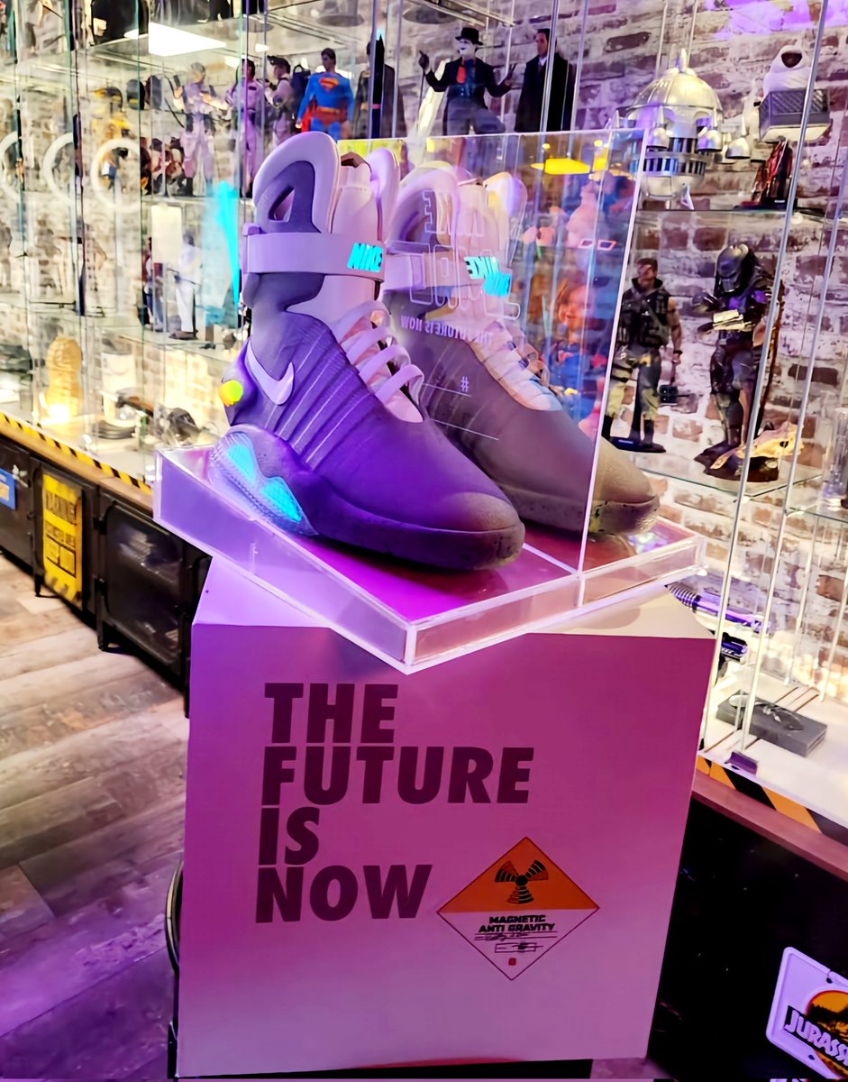 🔥 JE REÇOIS LA NIKE MAG AUTOLAÇANTE DE RETOUR VERS LE FUTUR 2 ! (UNBOXING)
👉 youtu.be/7ZCxT3weMGE
👉 youtu.be/7ZCxT3weMGE
Like & Share 🥰