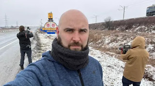 osbarbarosnet's tweet photo. #PabloGonzález, o jornalista que está preso há mais de dois anos por ter passaporte russo e rublos... https://t.co/FkyhqcAqFQ https://t.co/T8SwXY1Gff