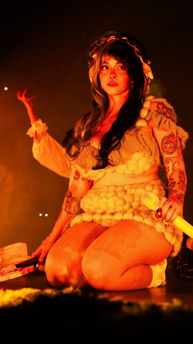 LlVlNGDECEASED's tweet photo. Melanie Martinez. That's the tweet. 

📸: christuitephoto on Instagram https://t.co/fMHelWycD0