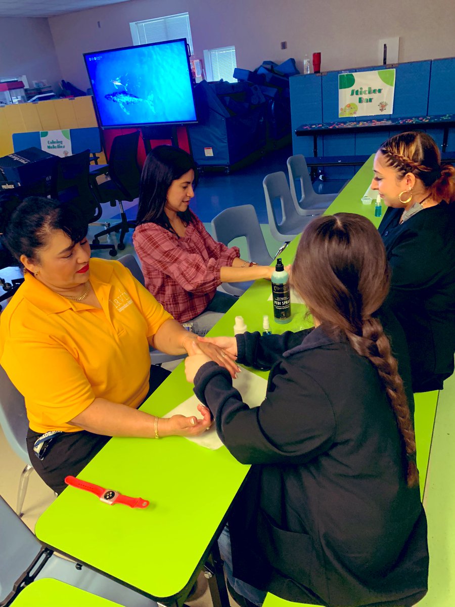 MrsFloyd0419's tweet photo. Our Spring De-Stress Fest is underway!!! @KinkeadeECS #HandMassages #MiniFacials #ChairYoga #ColorMeCalm #RetailTherapy #DIYStressballs #FriendshipBracelets #Puzzles #HerbalTea #YummyTreats #RefreshmentStation #DistrictTableMassages #PetTherapy @IISD_Wellness @sunstonelcvp https://t.co/7pzgv97snz