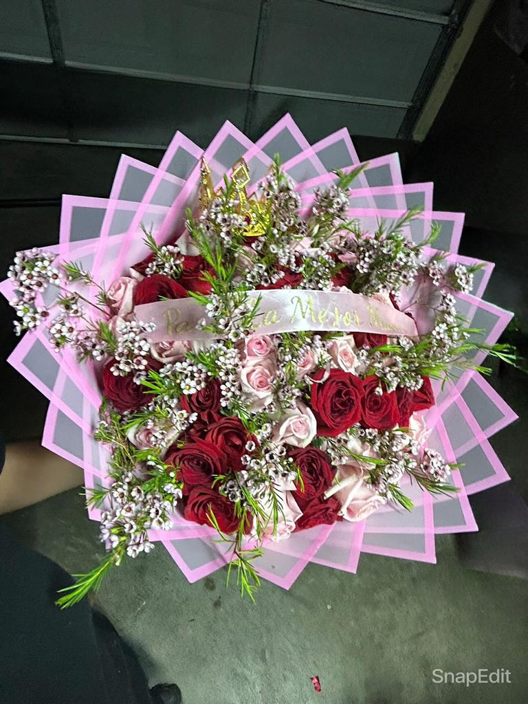 If you stay around the OC area pls check her out 💐 follow the insta @ floraldelightsbynat