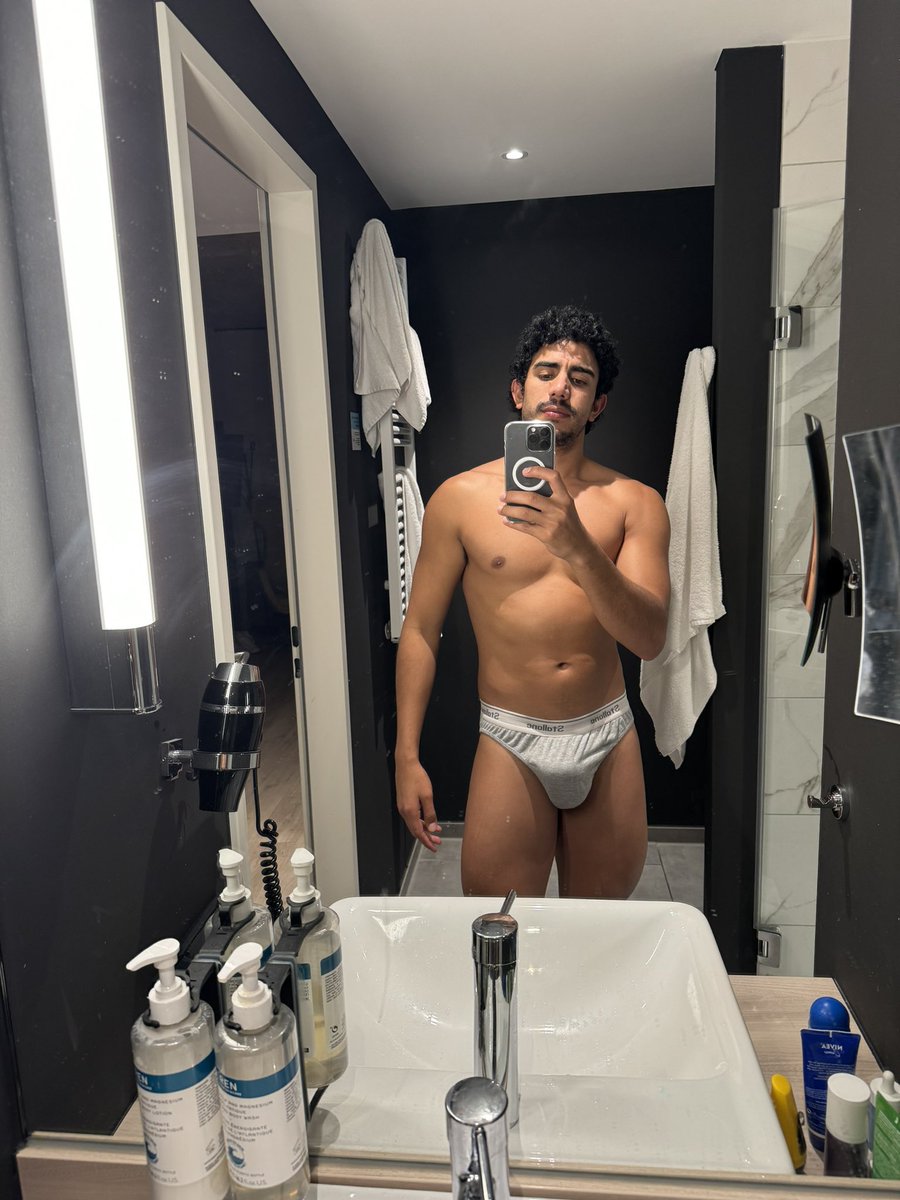 latinxxxl22cm's tweet image. Have a nice day 
Acá con un poco de sueño 
onlyfans.com/latinxxxl