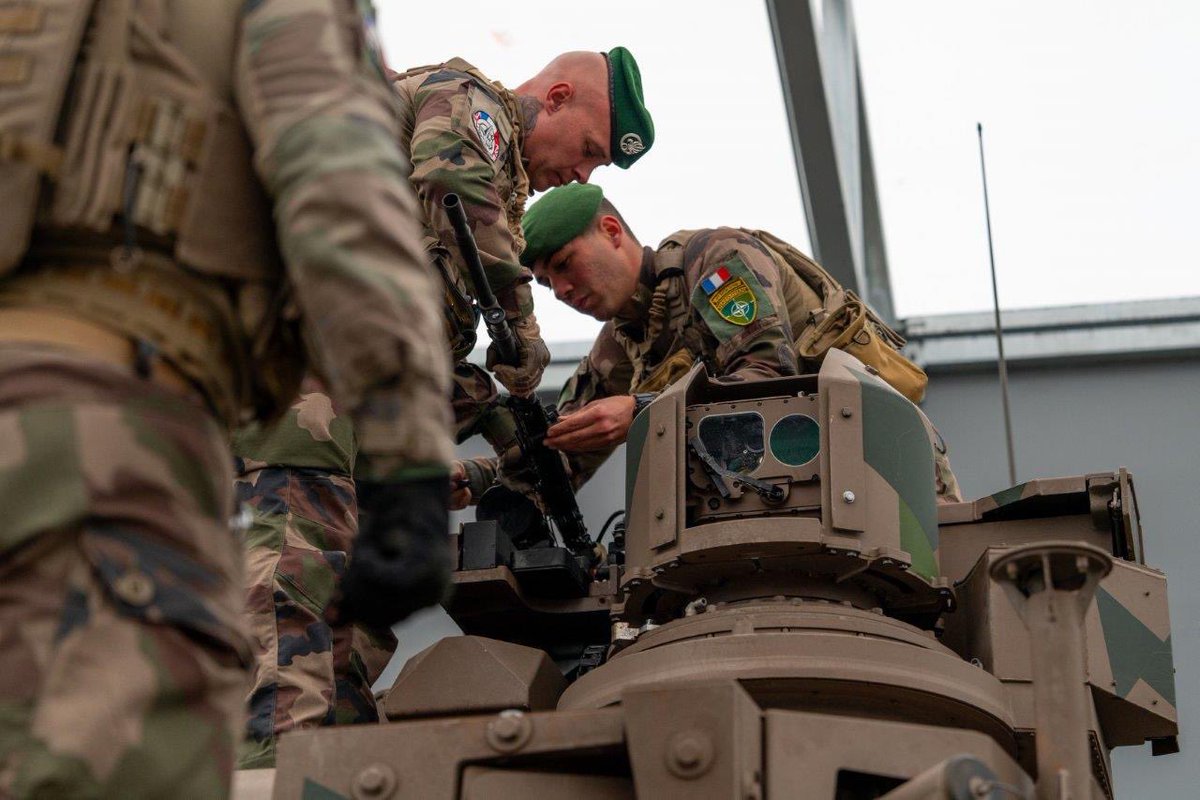 EtatMajorFR's tweet image. La France déploie ses nouveaux blindés de pointe "Jaguar" en Estonie 🇪🇪 lors de l'exercice #Springstorm.
👉 Signe de l'engagement des forces 🇫🇷 à protéger et défendre le flanc est de l'#OTAN.