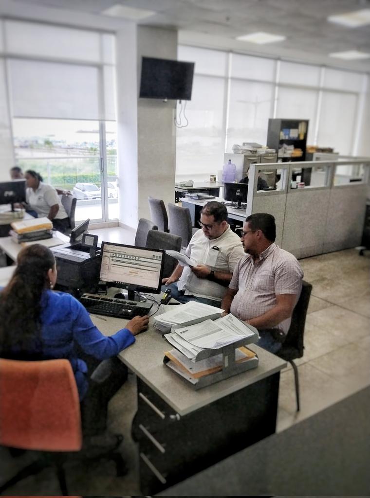 IsAvellan's tweet photo. #Esmeraldas
Defendiendo a los compañeros trabajadores de la Compañía "Palmeras del Ecuador S.A" que enfrentan una grave persecución y discriminación antisindical ante un improcedente trámite de Visto Bueno impusado por la parte de la patronal.
#UGTE #FUT #FDTE https://t.co/3S7uS4cLcp