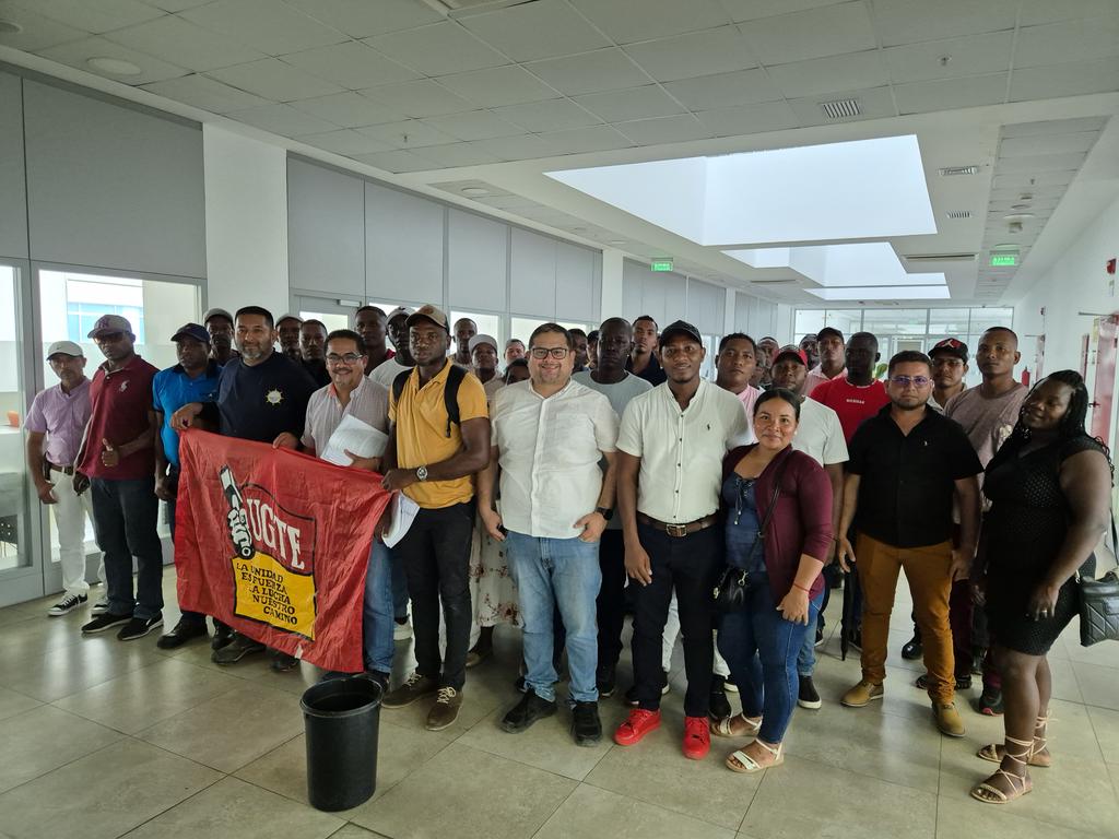 IsAvellan's tweet photo. #Esmeraldas
Defendiendo a los compañeros trabajadores de la Compañía "Palmeras del Ecuador S.A" que enfrentan una grave persecución y discriminación antisindical ante un improcedente trámite de Visto Bueno impusado por la parte de la patronal.
#UGTE #FUT #FDTE https://t.co/3S7uS4cLcp