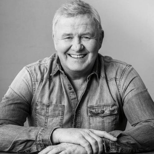 His name is Leon Schuster, His a Living Legend Retweet if you agree He's a Legend