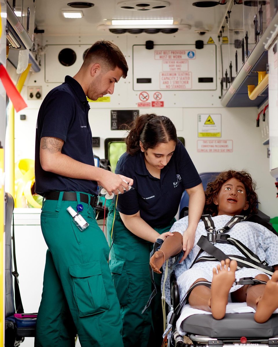 UniKeelePara's tweet photo. Keele’s student paramedics undertake a range of Learning and teaching opportunities which includes clinical simulation in our excellent facilities at the Royal Stoke University Hospital Clinical Education Centre and main campus! https://t.co/JHCTB3ACKw