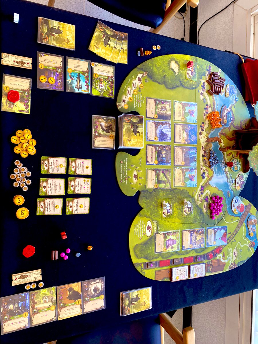 jacodolli's tweet image. Lunes primaveral con doble sesión de @MalditoGamesES #Wyrmspan y #Everdell con #Newleaf a disfrutar !