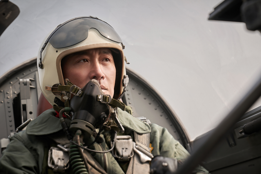 Ha Jung Woo Transforms into a Responsible Co-Pilot in "Hijacking"
mydramalist.com/article/ha-jun…