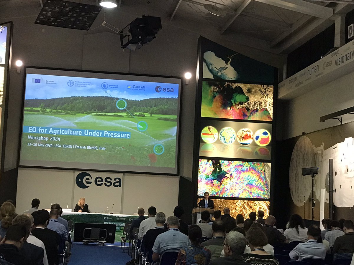 EO_OPEN_SCIENCE's tweet photo. The @ESA_EO Agriculture under pressure workshop 2024 just kicked off today @esa Esrin, Frascati, Italy 🇮🇹 with >300 registered participants from all over the world 🌎! The event is live stream via YouTube 🎥 https://t.co/B9pq5QJaMT
@FAO @G20 @EU_Commission @WFP_Media @WFP https://t.co/A7tYsxH28H