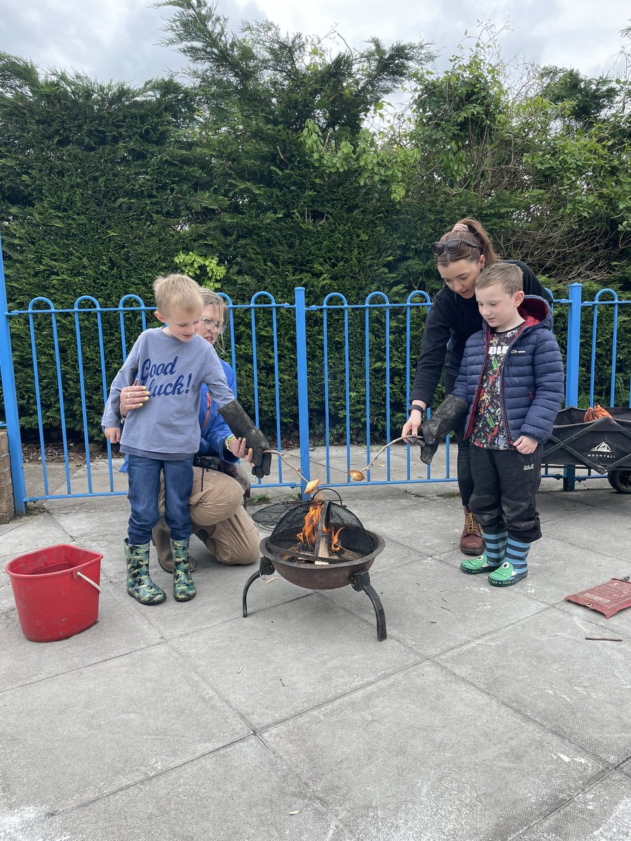 rofftschool's tweet photo. Mrs. Jones’ class enjoyed an exciting morning with @NestlingsUK Lots of fun was had by all as they explored the variety of activities available. The children toasted a special snack on the fire and said “I love forest school” and “This is the best day ever”. https://t.co/z2iUmp8flI