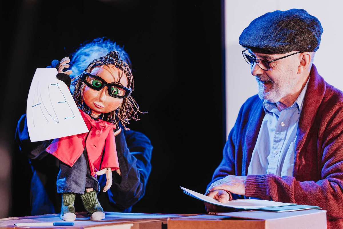 OTTChildFest's tweet photo. The heartwarming intergenerational story of Learning &amp; Forgetting by @PHTheatre.

We have one day left of Ottawa Children’s Festival! May 14th is your last chance to catch these award winning performances at Lebreton Flats, the Canadian War Museum &amp; Arts Court. 

📷: @curtisperry https://t.co/imckn1PNMm