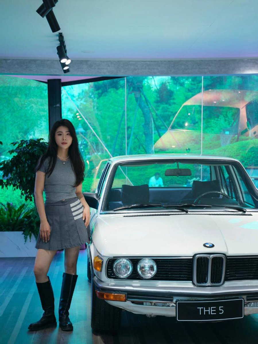 ChannelVID's tweet image. I like the night. Without the dark, we'd never see the stars.