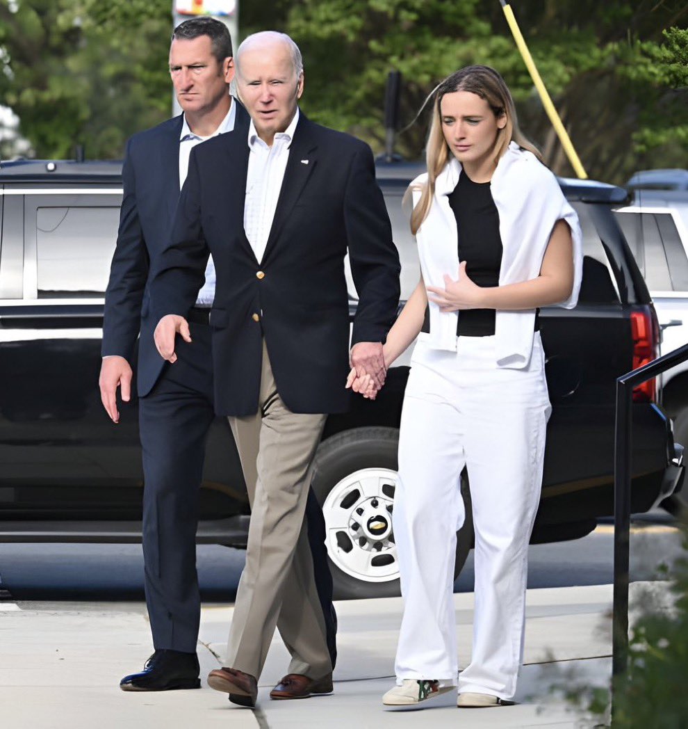 Biden’s granddaughter. Feel sick just looking at this photo.