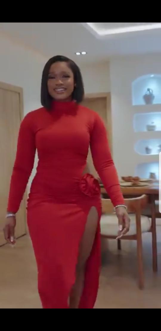 Lady in red ❤

CEEC X CHATEAU VARTELY WINES 
#Ceec #CynthiaNwadiora