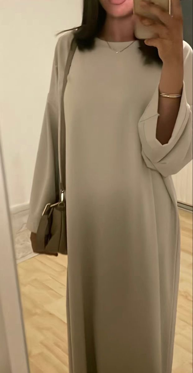 Abaya basic 🫠

5500fr🏷️

#zahrahfariidah #promo