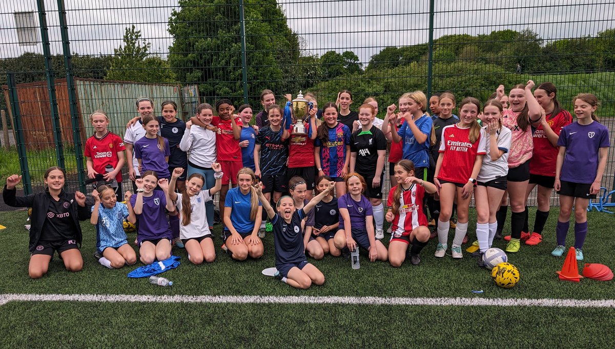 DEVELOPMENT CENTRE! 🏆 Our development centre girls loved having a visit from the @WestRidingFA County Cup this evening! ✅