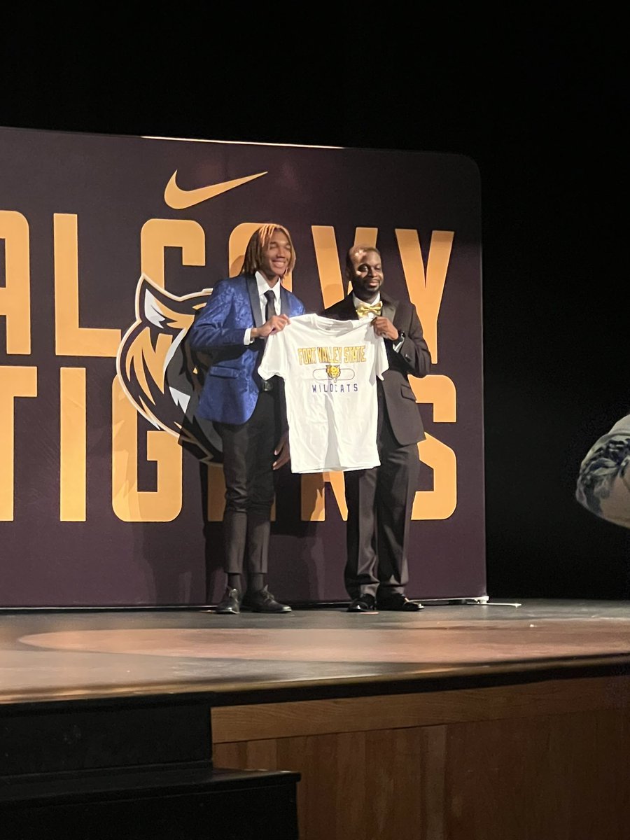 Tigers!
Please join me in congratulating Mr. Brian Coates for being named the Alcovy Teacher of the Year!! To view Mr. Coates receiving this honor please go to the below link.

youtu.be/6UbRs_IN7dw