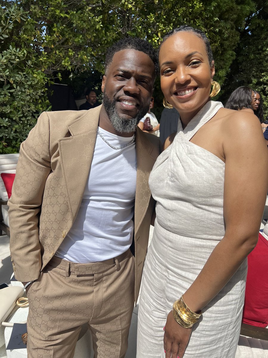 iesha_irene's tweet photo. A time was had at the #HartBeat brunch. @KevinHart4real @DJTRAUMA @netflix #NetflixIsAJoke https://t.co/0txiY49nU1