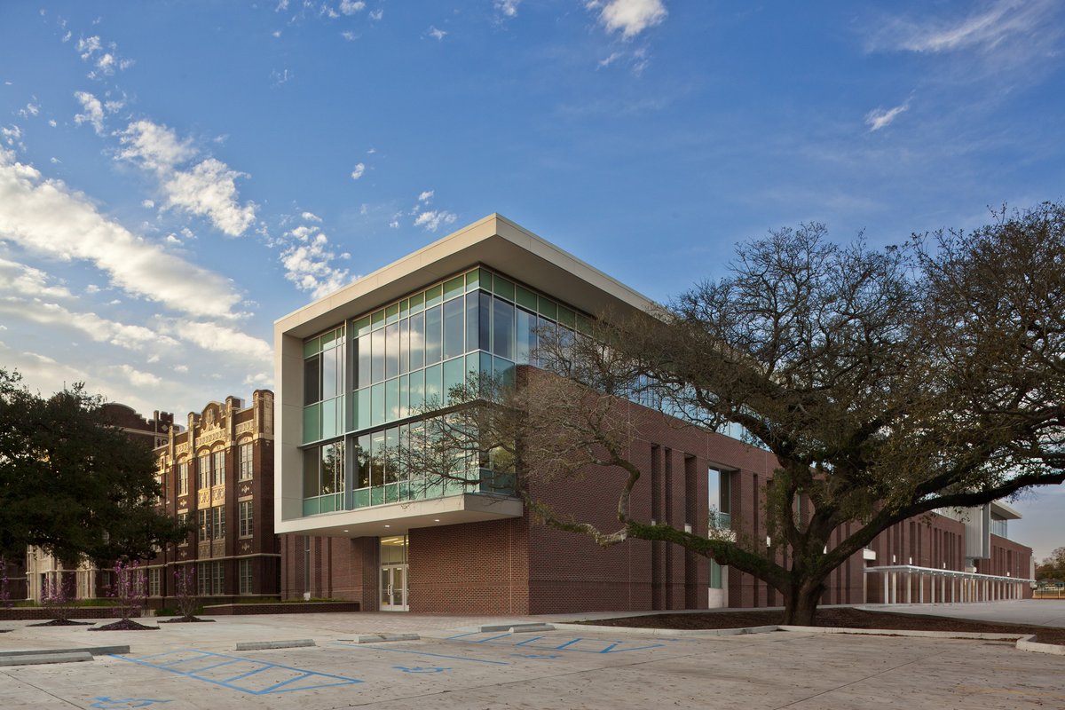 ebrpschools's tweet photo. Congratulations to Baton Rouge Magnet High School for its high ranking among U.S. News &amp; World Report's 2024 Best High Schools. Baton Rouge High was an impressive 167th in the nation, No. 4 in Louisiana, No. 1 in the metro area and No. 44 among magnet schools. #WeAreEBR https://t.co/dITntCuLkC
