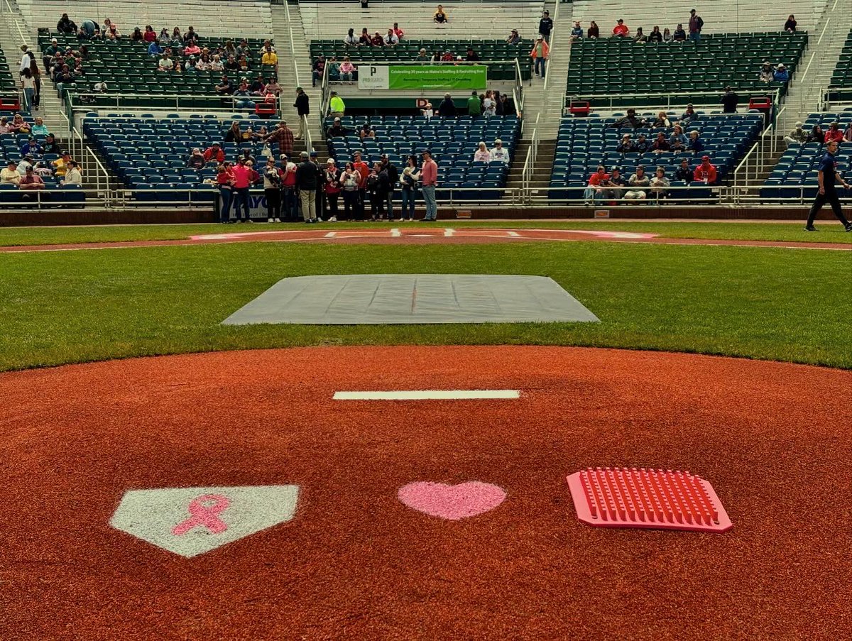 bcrolfe8's tweet photo. Mother’s Day
Hadlock Field
Portland, Maine
5.12.2024 https://t.co/BVVQot5Cl8