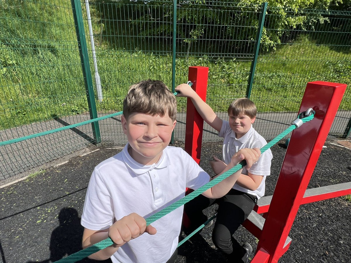 Class 3 tweet media