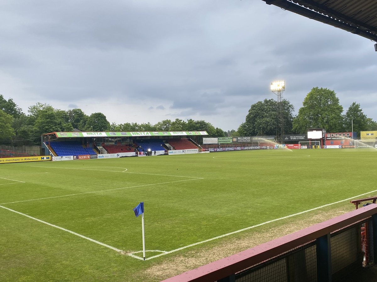 Back at the EBB Stadium! Home of @OfficialShots it’s one of the most traditional and characterful grounds around! It's time for the final of the @HampshireFA @AdoptSouth Women's Senior Cup Final! @StadiumJourney @NonLeagueCrowd