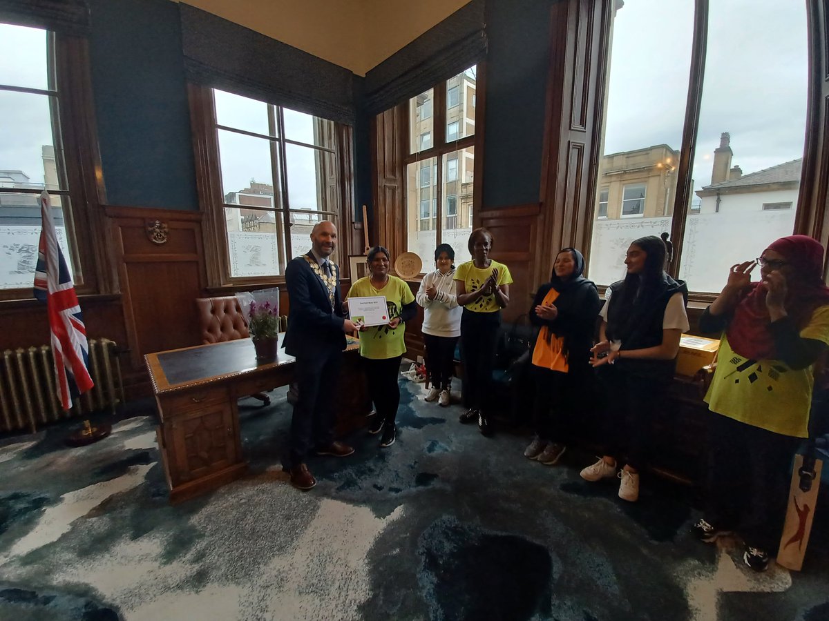 KirkleesCI's tweet photo. Fantastic to see the women's cricket team from Huddersfield recieving their certificates from the Mayor of Kirklees tonight in celebration of #interfaithweek 2023 conversations around connecting, confidence building and women's empowerment Also working with #YCB #Huddersfield https://t.co/9ff8YJyvSP