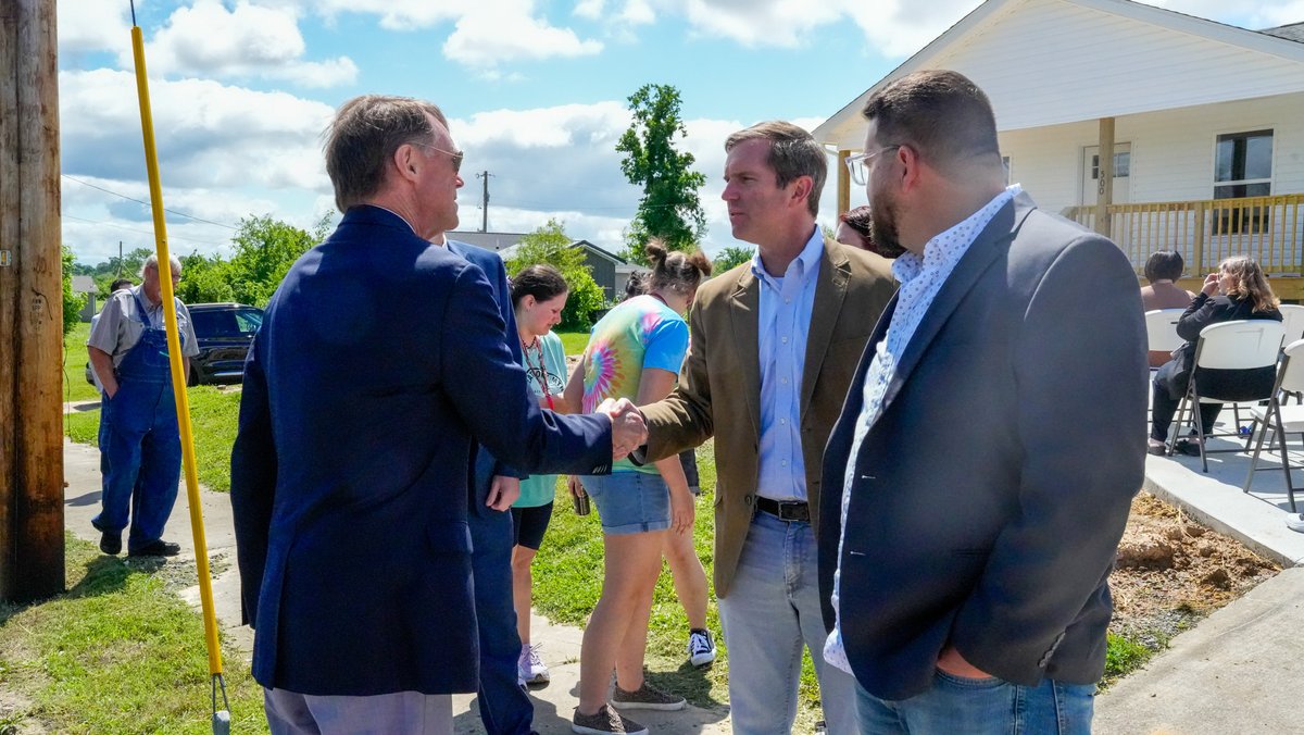 Last week, Gov. @AndyBeshearKY handed the keys of 10 new homes to Mayfield families as part of his promise to help restore lives after the tornado. Together, we're rebuilding stronger 💪